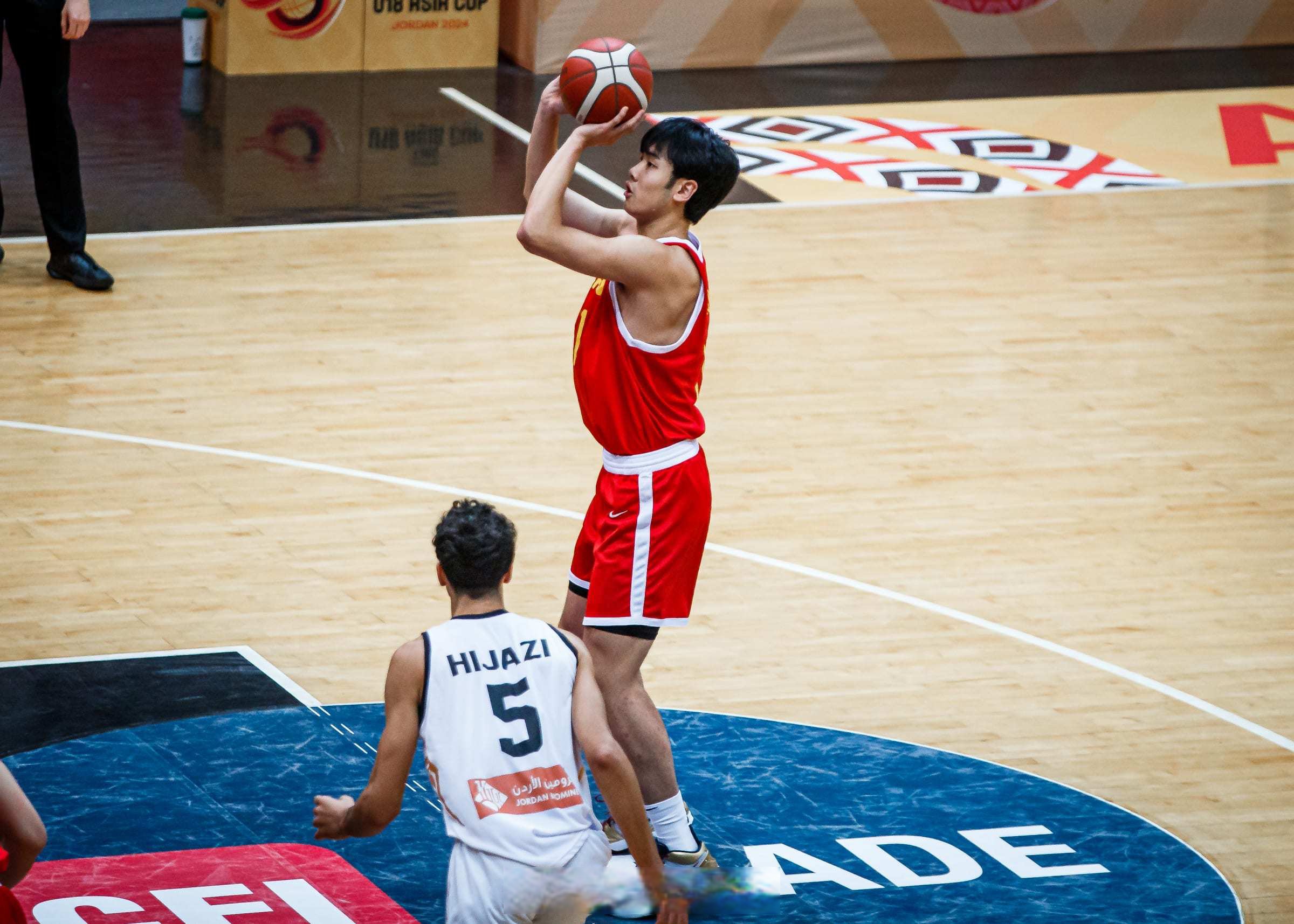 金年会招牌集结日体能课后；深圳男篮防线松动备战全明星赛；气氛紧张；赛季目标并未改变的简单介绍